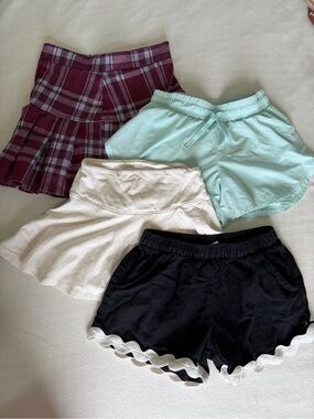 Girls assorted Summer bottoms - medium